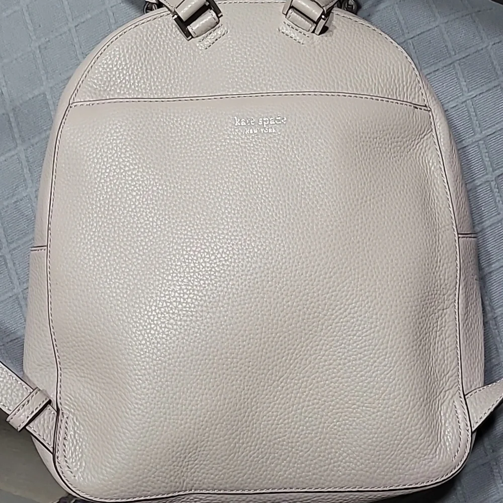 Kate Spade New York Polly Light Grey Backpack Purse Bag ๐ - Picture 10 of 16